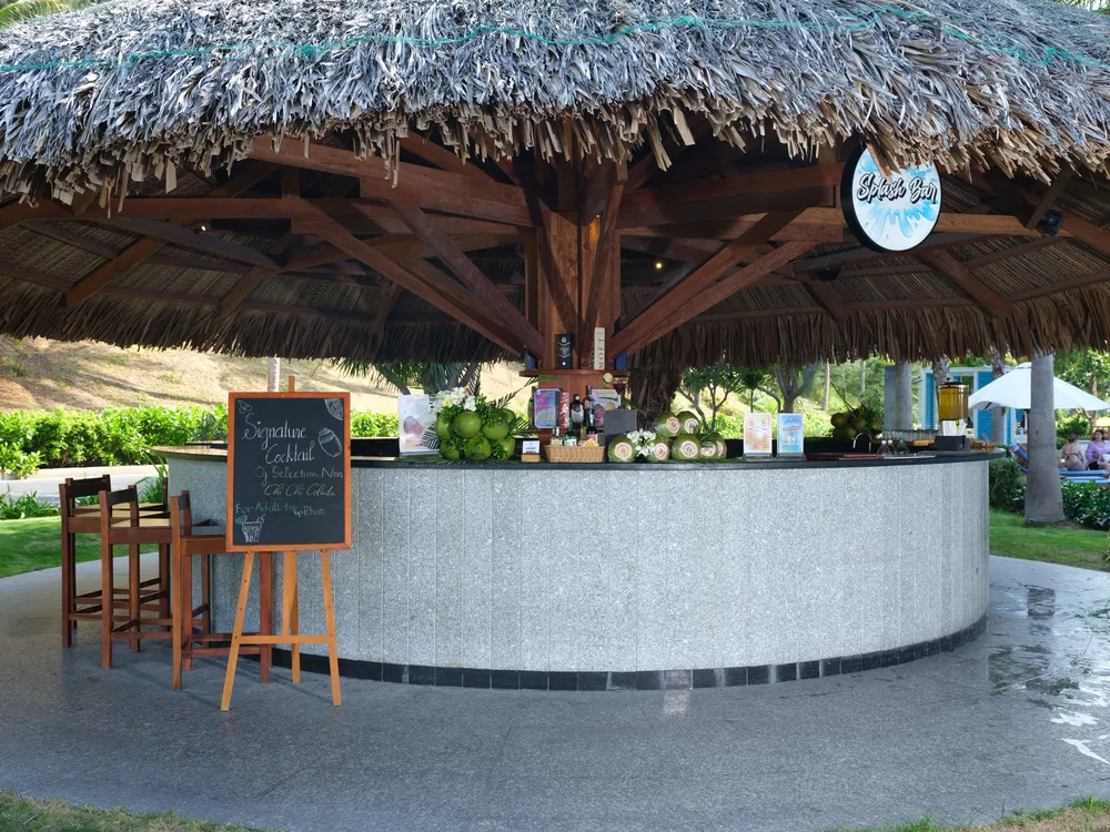 Ba quầy bar