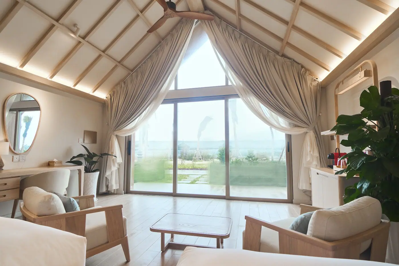 Ảnh CaraBeach Retreat Cam Ranh 4